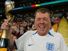 Super fanúšik Anglicka predáva svoj dom za 350 000 libier na financovanie cesty na majstrovstvá sveta | Futbal | Šport Super fanúšik Anglicka predáva svoj dom za 350 000 libier na financovanie cesty na majstrovstvá sveta | Futbal | Šport