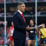 Výkonný riaditeľ Swans Matthew Pavlich sa dostal pod paľbu za svoj prejav pred zápasom medzi Sydney a Carltonom