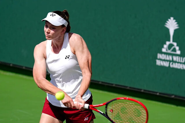 Taylor Fritz a Elena Rybakina sa opakujú ako šampióni Eisenhower Taylor Fritz trénuje počas BNP Paribas Open v Indian Wells v Kalifornii v pondelok 2. marca 2026.