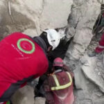 Telo vytiahnuté z trosiek v Teheráne