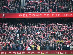 Texty piesní Forever zo severného Londýna a prečo Arsenal spieva hymnu, ktorá sa hrá na finále Carabao Cupu Priaznivci Arsenalu na Emirates Stadium