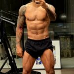 Thierry Henry zdieľal obrázky svojej roztrhanej postavy s fanúšikmi Instagramu