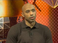 Thierry Henry vydal Arsenalu ostré varovanie pred budúcnosťou Maxa Dowmana napriek tomu, že tvrdil, že výkon tínedžerky proti Evertonu mu spôsobil husiu kožu. Thierry Henry chcel nedopustiť, aby emócie premohli fanúšikov Arsenalu alebo klubu pri zaobchádzaní s Maxom Dowmanom.