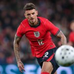 Ben White bol vypískaný skupinami anglických fanúšikov, keď sa minulý týždeň vracal proti Uruguaju