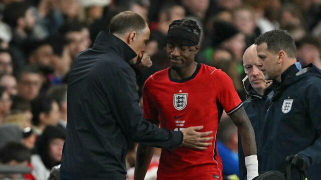 Thomas Tuchel znepokojuje zranenie Noniho Maduekeho v obrovskom koncerne Arsenalu Noni Madueke sa zranil pri remíze Anglicka s Uruguajom