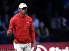 Tiger Woods sa senzačne vráti do súťažného golfu po tom, čo celý rok 2025 vynechal s množstvom zranení Tiger Woods sa v utorok večer vráti k súťažnému golfu na finále TGL