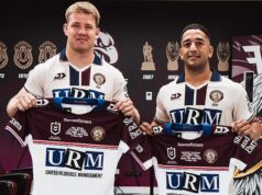 Tím NRL urobil bizarný krok, ktorý je celý o Antikristovi Pätká hviezda Paul Bryan (na obrázku vľavo s kolegom debutantom Brandonom Wakehamom) minulý víkend debutoval za Manly Sea Eagles a stal sa hráčom číslo 667 v histórii klubu NRL.