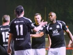 Tím legiend Premier League odchádza z dôchodku, aby porazil súperov vo finále pohára Veteráni Wythenshawe nad 35 rokov majú za sebou viac ako 1800 vystúpení v najvyššej súťaži