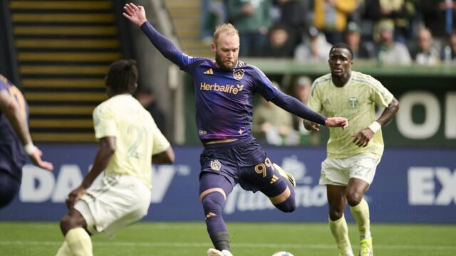 Timbers wild draw vs. Galaxy napriek skorej červenej karte Timbers wild draw vs. Galaxy napriek skorej červenej karte