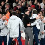 Mikel Arteta oslavuje na lavičke Arsenalu