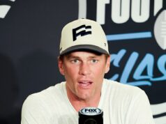 Tom Brady sa vyhýba otázke o Maxxovi Crosbym po tom, čo hviezda Raiders videla, ako sa Ravens senzačne zrútil Spolumajiteľ Raiders Tom Brady sa vyhol otázke o kolapse obchodu s Maxx Crosby