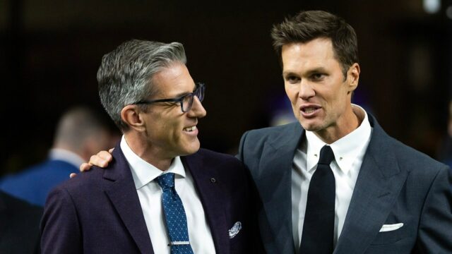 Tom Brady vtipkuje o tom, čo mu bráni stať sa väčšinovým vlastníkom tímu NFL
