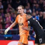 Tottenham: Hart a Schmeichel sa hnevajú na Tudora kvôli Kinskymu