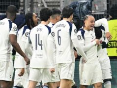 Tottenham dostal pokutu UEFA a zákaz Ligy majstrov vydaný po „nacistických pozdravoch“ UEFA obvinila Tottenham za správanie troch jeho priaznivcov počas zápasu Ligy majstrov medzi Eintrachtom Frankfurt a Tottenhamom Hotspur.