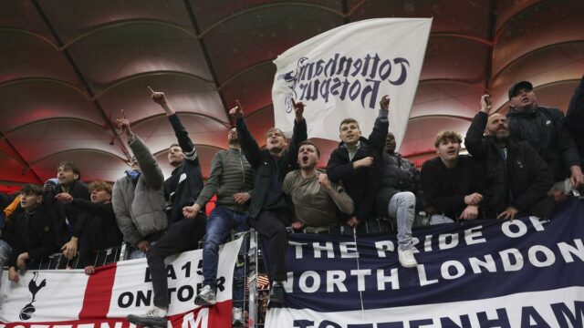 Tottenham dostal vo Frankfurte pokutu za „rasistické alebo diskriminačné“ správanie fanúšikov
