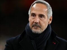 Tottenham zasadil okamžitú ranu, keď manažér vo verejnom vyhlásení prerušil mlčanie o práci Športový riaditeľ Tottenhamu Johan Lange vpravo hore a generálny riaditeľ Vinai Venkatesham nižšie čelia obrovskému momentu svojho pôsobenia v klube Premier League.