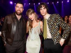 Travis Kelce bol prichytený pri spievaní hitu Taylor Swift, keď sa legenda NFL pripojila k jeho snúbenici na iHeartRadio Music Awards Travis Kelce a Taylor Swift si vo štvrtok užili večer na odovzdávaní hudobných cien iHeartRadio