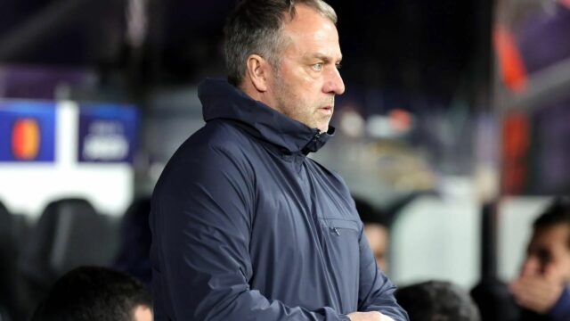 Tréner Barcelony Hansi Flick je spokojný s remízou Newcastlu
