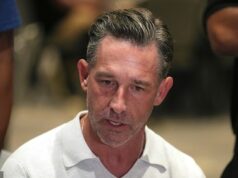 Tréner NFL kritizuje masívne medializovaný zápas ligy v Austrálii štyrmi jednoduchými slovami Tréner San Francisco 49ers Kyle Shanahan (na snímke) odsúdil rozhodnutie odohrať zápas NFL s Austráliou.