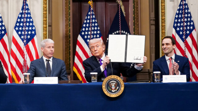 Trump: Americké sily si na vojnovom fronte v Iráne vedú „veľmi dobre“ | Donald Trump
