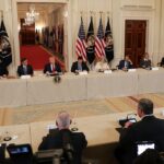 Trump organizuje univerzitný športový okrúhly stôl so Sabanom a Meyerom