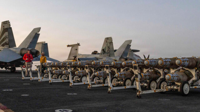 "Trump si vybral vojnu, ktorej sa dá vyhnúť, pred dobrým obchodom."
