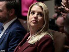 Trumpova administratíva žaluje Minnesotu za transšportovcov v dievčenskom športe, pretože Pam Bondi kritizuje „chybné politiky“ Generálna prokurátorka Pam Bondiová uviedla, že Trumpov Biely dom nebude tolerovať „chybnú“ politiku