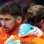 Tudor vrece prichádza po tom, čo Kinsky podstúpi jedno z najponižujúcich striedaní vôbec