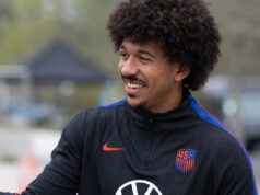 USMNT nútené prispôsobiť sa, pretože kľúčové obranné zranenia otvorili dvere pre experimentovanie vs. Belgicko, Portugalsko MARIETTA, GRUZÍNSKO – 23. marca: Chris Richards zo Spojených štátov amerických sa zahrieva počas tréningu USMNT na cvičisku Children's Healthcare of Atlanta Training Ground 23. marca 2026 v Marietta v štáte Georgia. (Foto: John Dorton/ISI Photos/USSF/Getty Images)