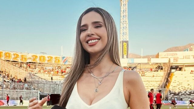 Úchvatný bozk reportéra s futbalistom ako ohromujúcim hráčom TNT Sports Constance Solar