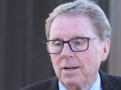 Úloha Harryho Redknappa bola potvrdená počas ďalšej honby za manažérom Tottenhamu Harry Redknapp nebude môcť prijať uvoľnené miesto v Tottenhame Hotspur