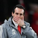 LONDÝN, ANGLICKO - 22. marca: Kepa Arrizabalaga z Arsenalu nedokázal kontrolovať loptu predtým, ako Nico O'Reilly z Manchestru City (bez obrázku) strelil prvý gól svojho tímu počas finálového zápasu Carabao Cupu medzi Arsenalom a Manchestrom City na štadióne Wembley 22. marca 2026 v Londýne v Anglicku. (Foto: Julian Finney/Getty Images)