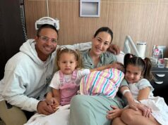 Usman Khawaja a jeho manželka oznamujú narodenie dcéry s veľmi zmysluplným menom – ako jeho starý spoluhráč David Warner reaguje drzým komentárom Usman Khawaja je zobrazený s manželkou Rachel a ich tromi dcérami