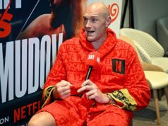 V momente, keď Tyson Fury povie zúrivej manželke Paris, že odchádza z boxerského dôchodku – a hovorí, že by mala hľadať zvládanie hnevu – ako ho nazýva „t**t“ Pre Daily Mail Sport to nebolo prekvapením, pretože Fury už prezradil, že jeho rodina nepodporila jeho rozhodnutie odísť z dôchodku.
