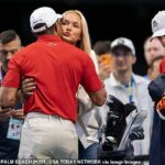 Vanessa Trump a Tiger Woods boli v utorok večer na snímke, ako zdieľajú romantickú chvíľu