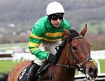 Váš cheat, aby ste porazili bookmakerov v prvý deň v Cheltenhame, JP McManus je pripravený na narodeninový úspech a maratónsku výzvu Sira Anthonyho McCoya: CHELTENHAM RAŇAJKY