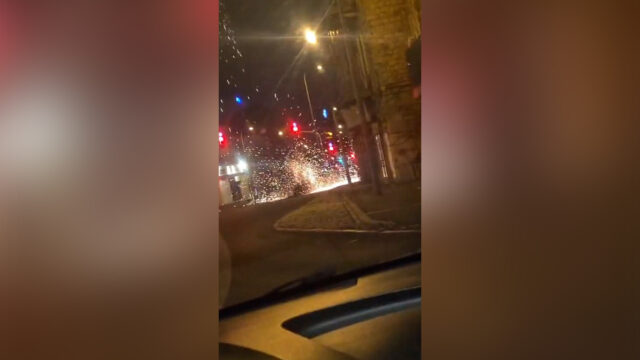 Videá ukazujú, že úlomky iránskych rakiet zasiahli severný Izrael | Americko-izraelská vojna proti Iránu
