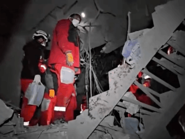 Video Červeného polmesiaca ukazuje následky štrajku na domy v iránskej Urmii | Americko-izraelská vojna proti Iránu
