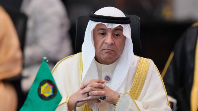 Video: Šéf GCC hovorí, že Irán účtuje poplatky za preplávanie lodí cez Hormuzský prieliv | Americko-izraelská vojna proti Iránu
