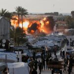 Video ukazuje, že izraelský úder zasiahol vysídľovací tábor v Gaze | Slučka