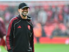 Vracajúci sa Jurgen Klopp po zápase legiend ukazuje lásku Liverpoolu výrečným gestom Bývalý tréner Liverpoolu Jurgen Klopp sa v sobotu vrátil na Anfield