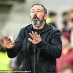 Manažér Hearts Derek McInnes sa v posledných týždňoch z niektorých strán dostal pod paľbu