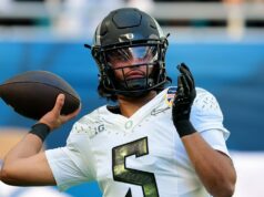 Vysokoškolský futbal: Dante Moore z Oregonu posiela guvernérovi list o duševnom zdraví Vysokoškolský futbal: Dante Moore z Oregonu posiela guvernérovi list o duševnom zdraví