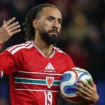 Hráči Severného Írska oslavujú gól Jamieho Donleyho