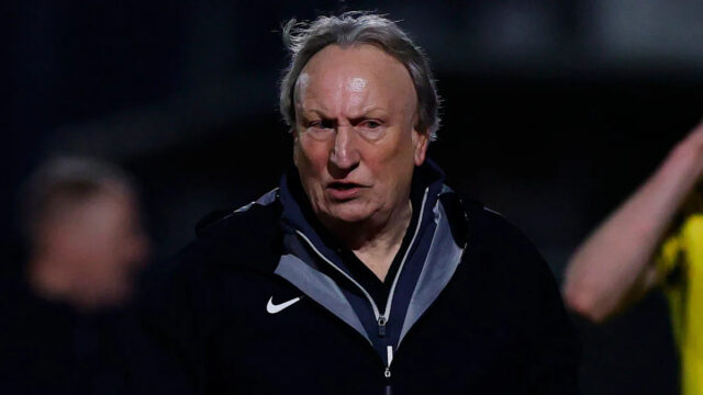 Warnock sa pripravil na dlhšie pôsobenie v Torquay United
