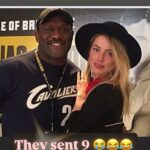 Príspevok námorníka (na obrázku) obsahoval fotografiu s Amber Heard a „falošné správy!!“ správa odkazujúca na jeho dramatické zatknutie v januári 2025