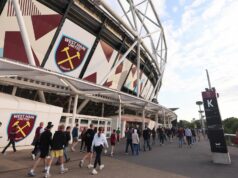 West Ham uvádza mimoriadne požiadavky na potlačenie potenciálnej strany Arsenalu Fanúšikovia pred londýnskym štadiónom West Hamu