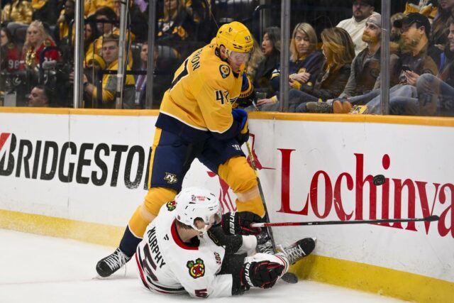 Wild získava F Michaela McCarrona z Predators NHL: Chicago Blackhawks v Nashville Predators