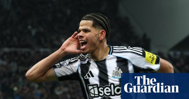 Will Osula dosiahol zázračný gól, keď 10-členný Newcastle potopil Manchester United | Premier League
