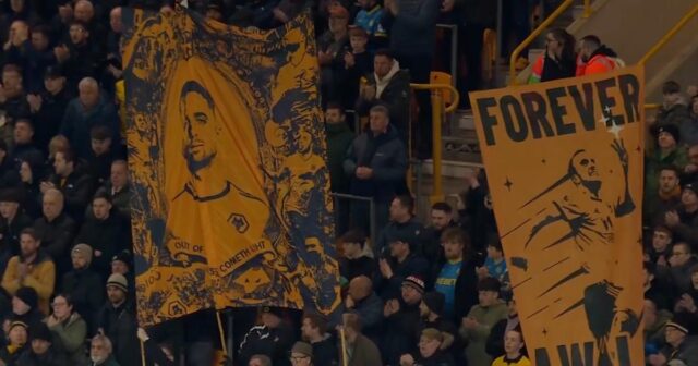 Obe skupiny priaznivcov sa zišli v prvom polčase, aby si spomenuli na Dioga Jotu